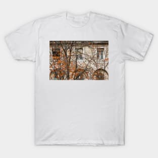 Parisian Building Facades - 6 © T-Shirt